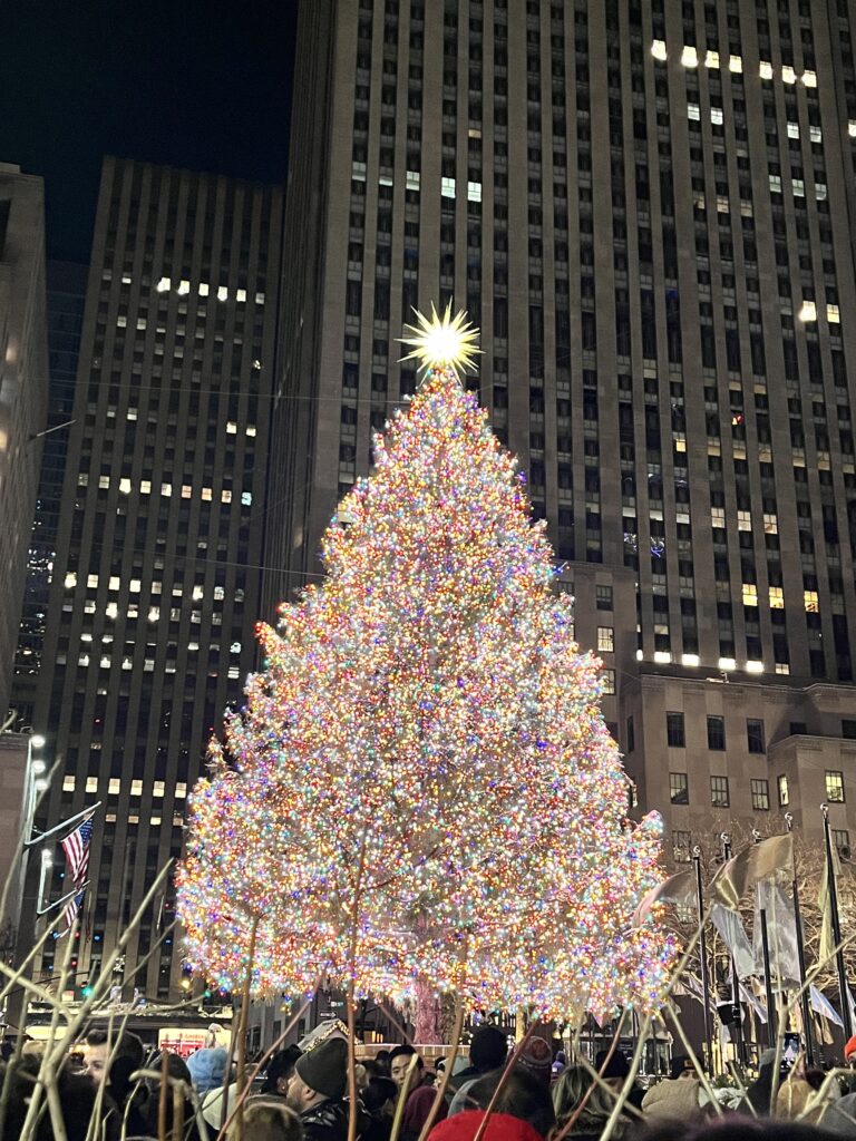 私がニューヨークで撮影したロックフェラーセンターのツリー
