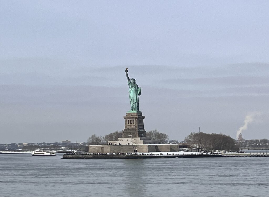 私がニューヨークで撮影した自由の女神像