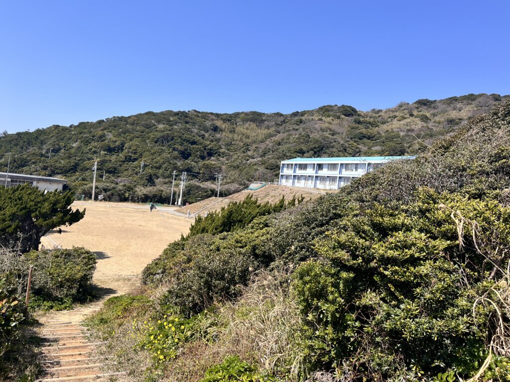 神島小中学校の外観｜パラノマサイト伊勢人魚物語の舞台モデル地