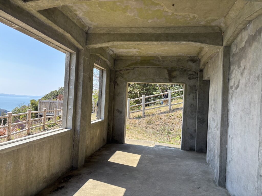 監的哨跡1階内部｜勇佐たちが秘密の話をしていた場所